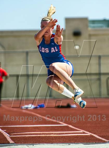 Thumbnail 1 in Sunset League Track and Field Championships photogallery.