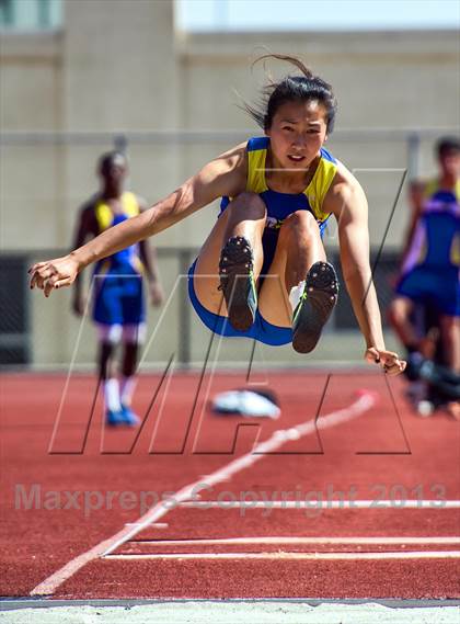 Thumbnail 1 in Sunset League Track and Field Championships photogallery.