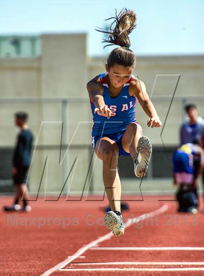 Thumbnail 1 in Sunset League Track and Field Championships photogallery.