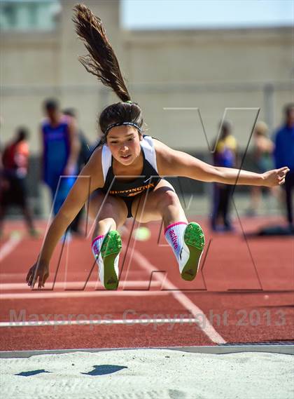 Thumbnail 3 in Sunset League Track and Field Championships photogallery.