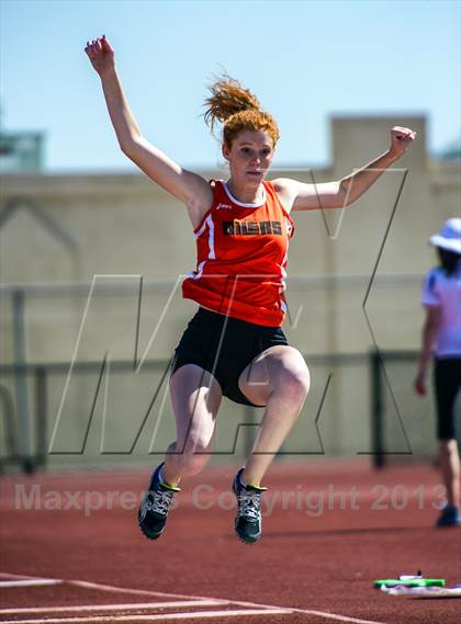 Thumbnail 1 in Sunset League Track and Field Championships photogallery.
