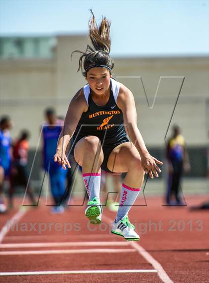 Thumbnail 2 in Sunset League Track and Field Championships photogallery.