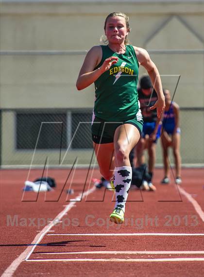 Thumbnail 2 in Sunset League Track and Field Championships photogallery.