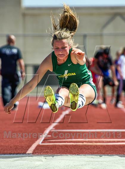 Thumbnail 2 in Sunset League Track and Field Championships photogallery.