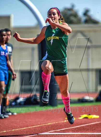 Thumbnail 1 in Sunset League Track and Field Championships photogallery.