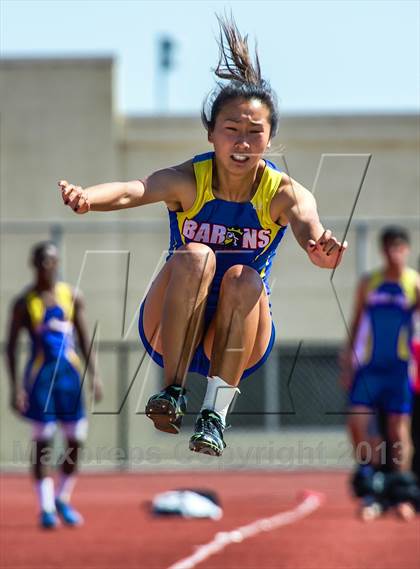 Thumbnail 3 in Sunset League Track and Field Championships photogallery.