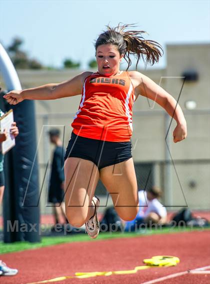 Thumbnail 2 in Sunset League Track and Field Championships photogallery.