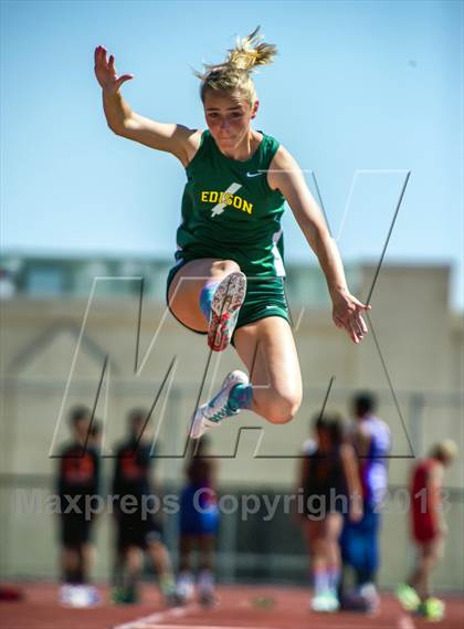 Thumbnail 3 in Sunset League Track and Field Championships photogallery.