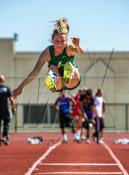 Thumbnail 3 in Sunset League Track and Field Championships photogallery.