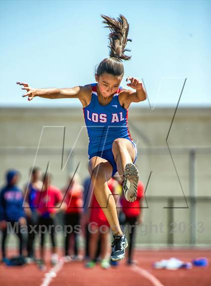 Thumbnail 3 in Sunset League Track and Field Championships photogallery.