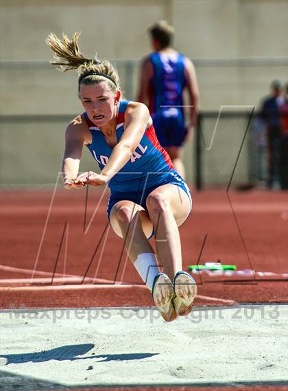 Thumbnail 2 in Sunset League Track and Field Championships photogallery.