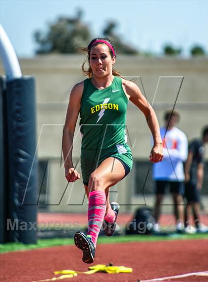 Thumbnail 3 in Sunset League Track and Field Championships photogallery.