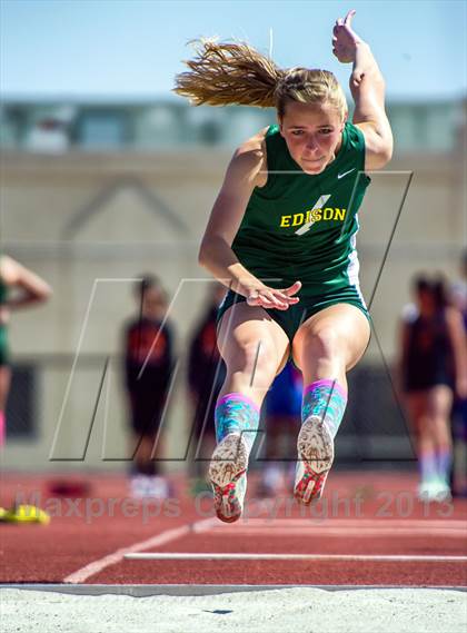 Thumbnail 1 in Sunset League Track and Field Championships photogallery.
