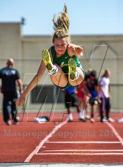 Thumbnail 1 in Sunset League Track and Field Championships photogallery.