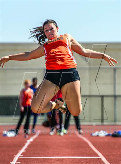 Thumbnail 1 in Sunset League Track and Field Championships photogallery.