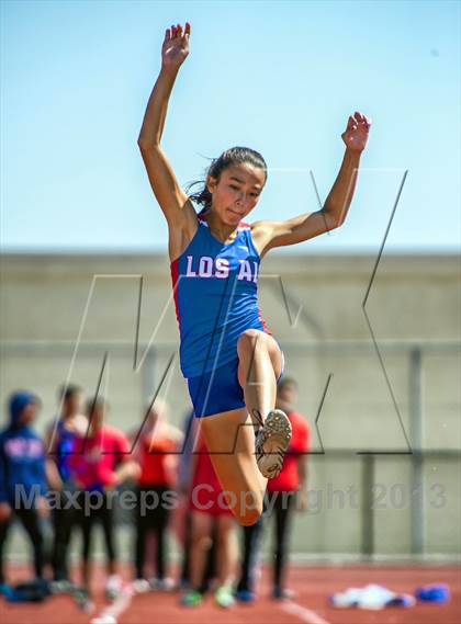 Thumbnail 1 in Sunset League Track and Field Championships photogallery.