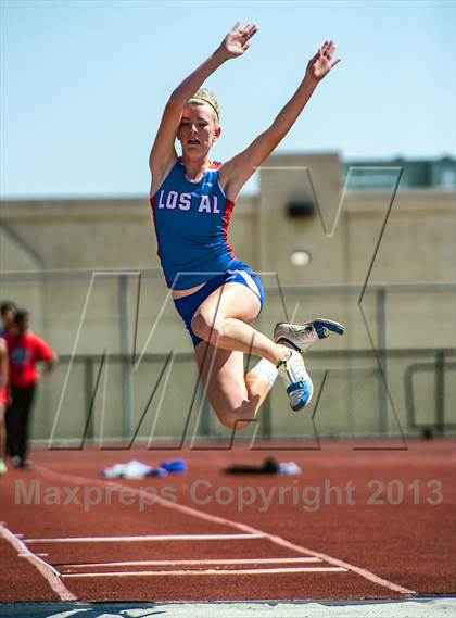 Thumbnail 3 in Sunset League Track and Field Championships photogallery.