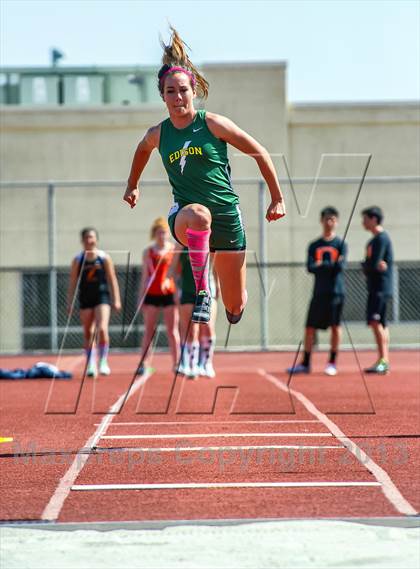 Thumbnail 2 in Sunset League Track and Field Championships photogallery.