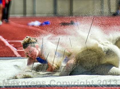 Thumbnail 2 in Sunset League Track and Field Championships photogallery.