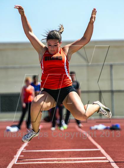 Thumbnail 3 in Sunset League Track and Field Championships photogallery.