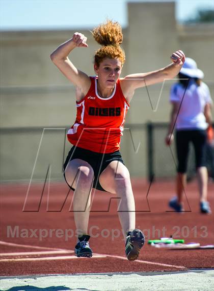 Thumbnail 2 in Sunset League Track and Field Championships photogallery.
