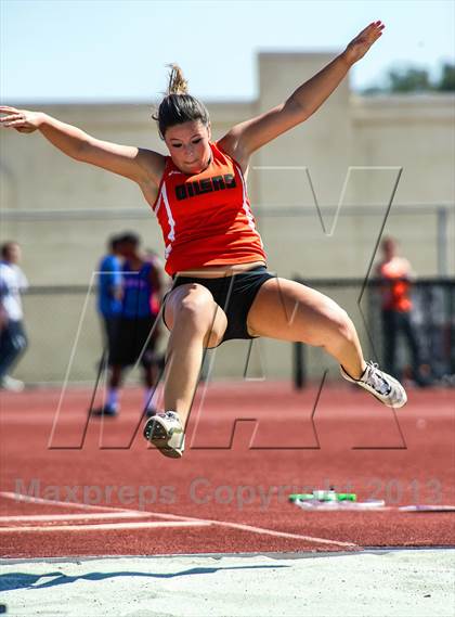 Thumbnail 1 in Sunset League Track and Field Championships photogallery.