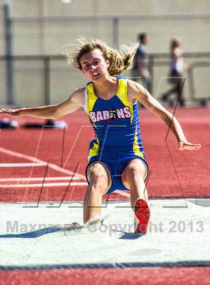 Thumbnail 2 in Sunset League Track and Field Championships photogallery.