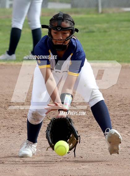 Thumbnail 2 in Ceres vs. Gregori photogallery.