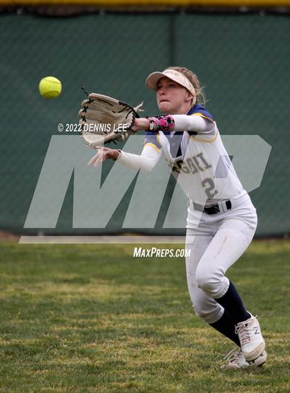 Thumbnail 2 in Ceres vs. Gregori photogallery.
