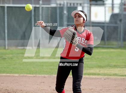 Thumbnail 3 in Ceres vs. Gregori photogallery.
