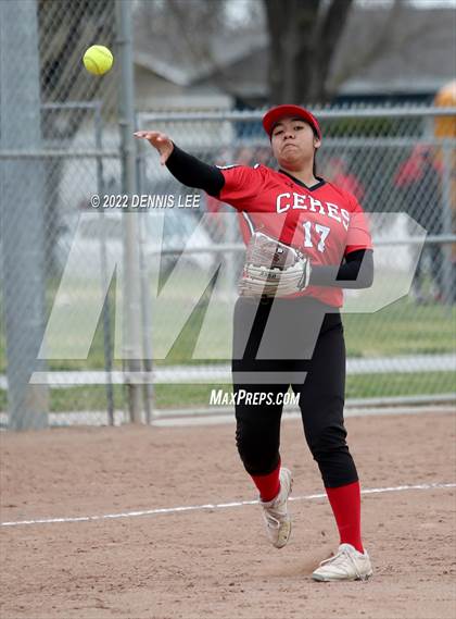 Thumbnail 2 in Ceres vs. Gregori photogallery.
