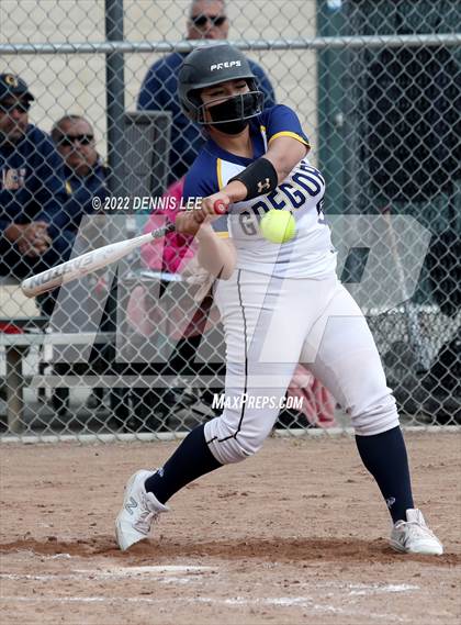Thumbnail 2 in Ceres vs. Gregori photogallery.