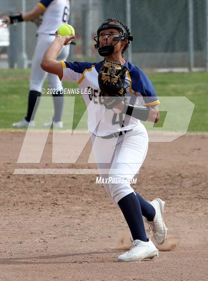 Thumbnail 3 in Ceres vs. Gregori photogallery.