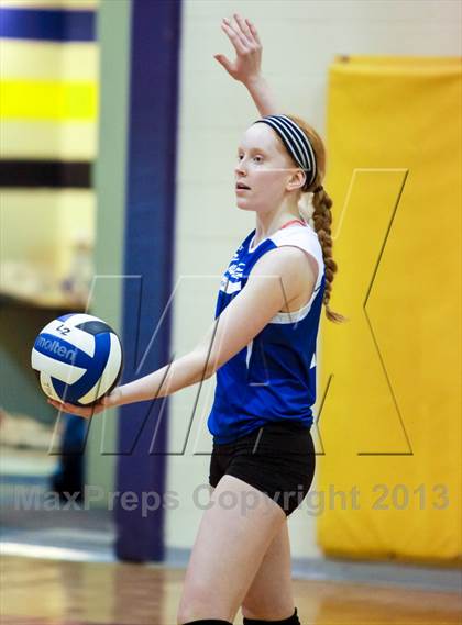 Thumbnail 2 in Yuma Catholic @ Tempe Prep photogallery.