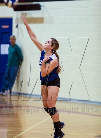 Thumbnail 2 in Yuma Catholic @ Tempe Prep photogallery.