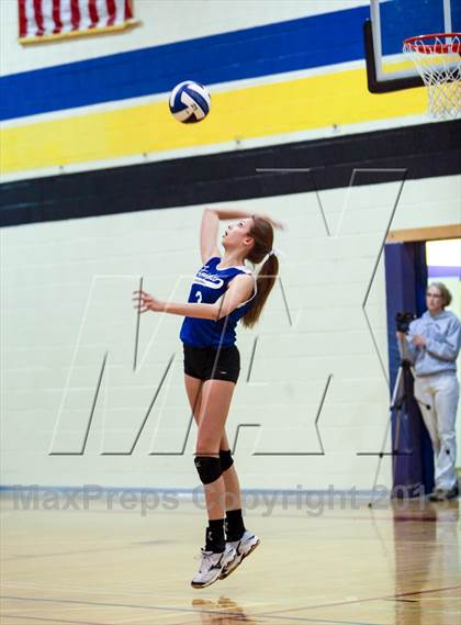 Thumbnail 2 in Yuma Catholic @ Tempe Prep photogallery.