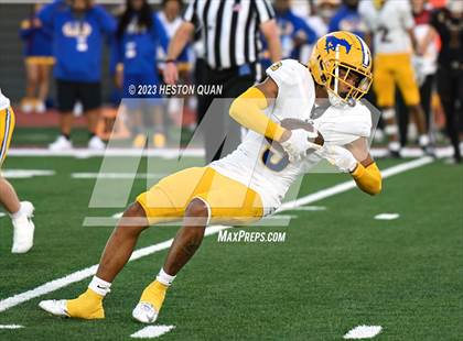 Thumbnail 3 in La Serna vs. Grant (CIF State D2AA Final) photogallery.