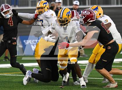 Thumbnail 3 in La Serna vs. Grant (CIF State D2AA Final) photogallery.