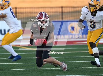 Thumbnail 3 in La Serna vs. Grant (CIF State D2AA Final) photogallery.