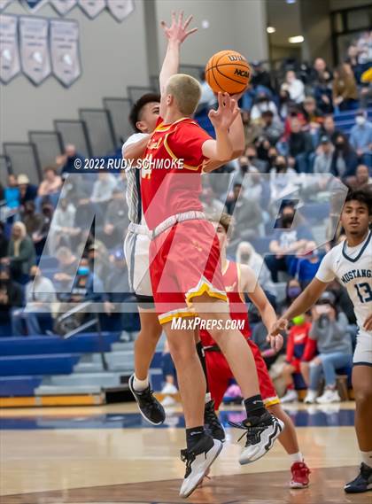 Thumbnail 1 in Mt. Carmel vs. Otay Ranch (CIF SDS DI Championship) photogallery.