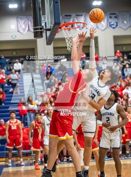 Thumbnail 3 in Mt. Carmel vs. Otay Ranch (CIF SDS DI Championship) photogallery.
