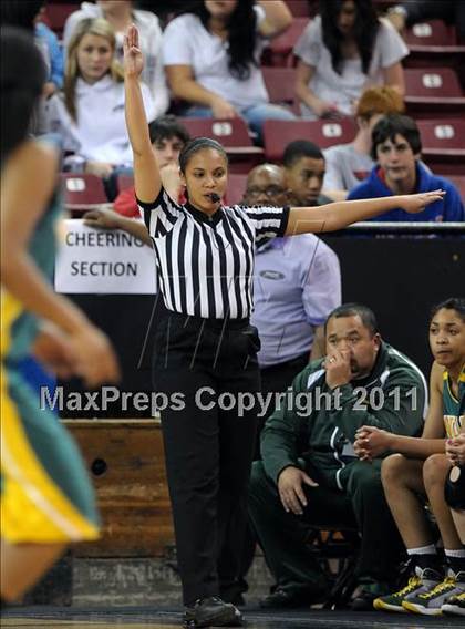 Thumbnail 1 in Vanden vs. Sacrametno (CIF SJS D3 Final) photogallery.