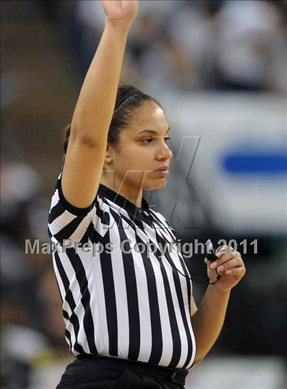 Thumbnail 2 in Vanden vs. Sacrametno (CIF SJS D3 Final) photogallery.