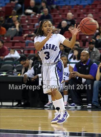 Thumbnail 2 in Vanden vs. Sacrametno (CIF SJS D3 Final) photogallery.