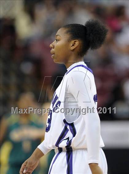 Thumbnail 2 in Vanden vs. Sacrametno (CIF SJS D3 Final) photogallery.