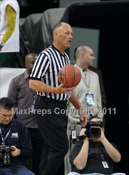 Thumbnail 3 in Vanden vs. Sacrametno (CIF SJS D3 Final) photogallery.