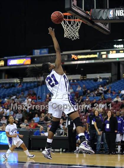 Thumbnail 2 in Vanden vs. Sacrametno (CIF SJS D3 Final) photogallery.