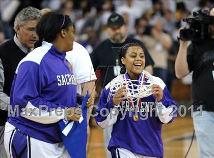 Thumbnail 1 in Vanden vs. Sacrametno (CIF SJS D3 Final) photogallery.