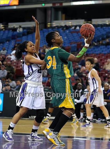 Thumbnail 3 in Vanden vs. Sacrametno (CIF SJS D3 Final) photogallery.