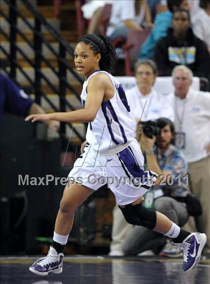 Thumbnail 1 in Vanden vs. Sacrametno (CIF SJS D3 Final) photogallery.